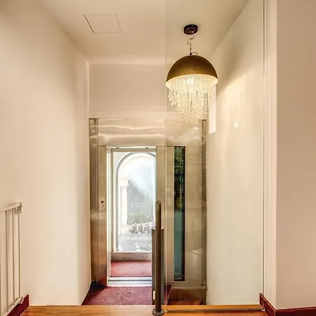 Apartment Pantheon Miracle