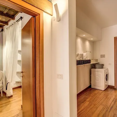 Apartment Pantheon Miracle