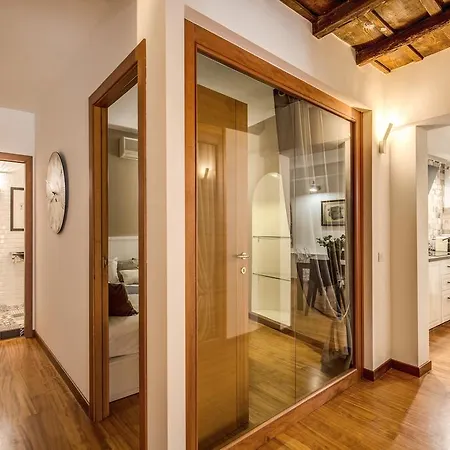 Pantheon Miracle Apartment