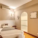 Pantheon Miracle Apartment