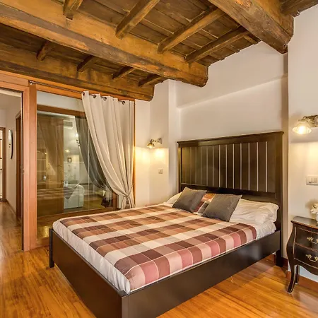 Apartment Pantheon Miracle