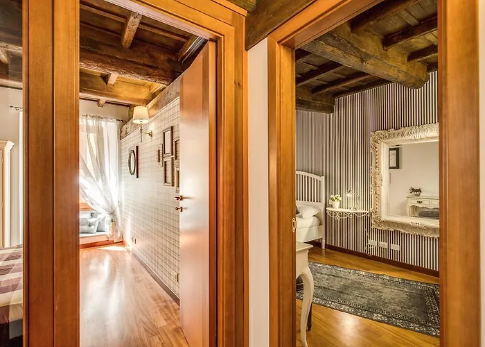 Pantheon Miracle Apartment